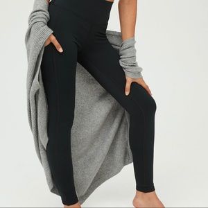 Aerie Chill Play Move Full Length Black Leggings With Pockets